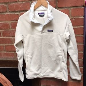 cream Patagonia W’s Re-Tool half snap pullover